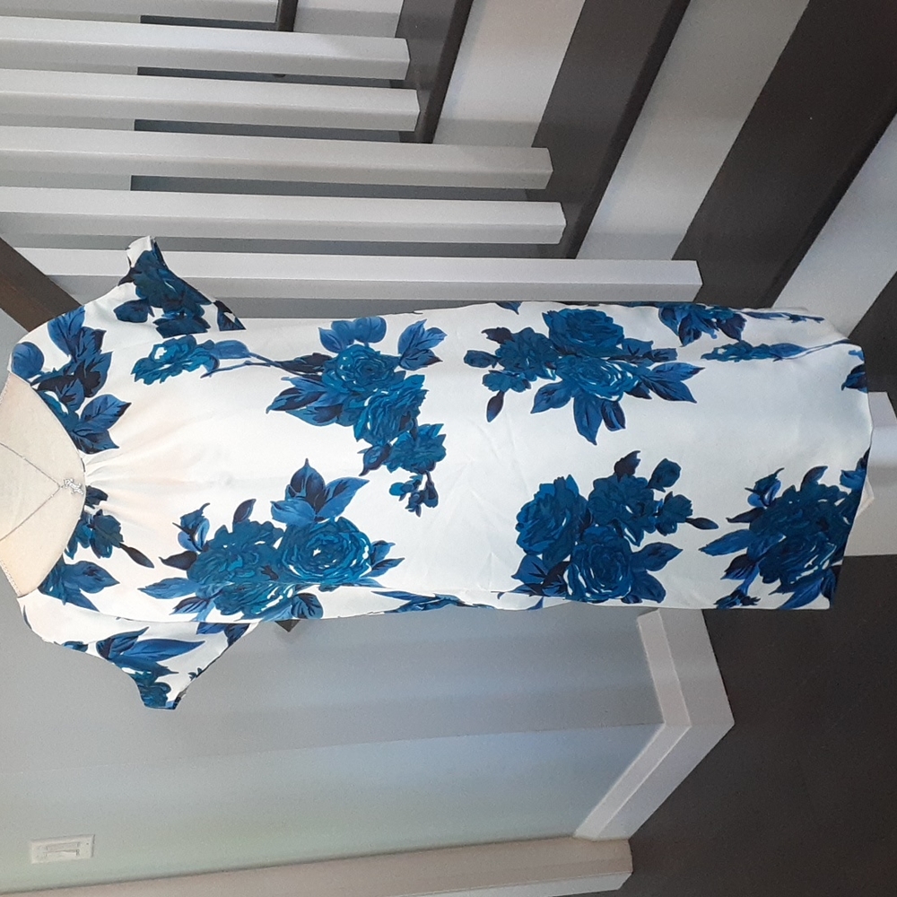 + White & blue floral cold shoulder shift dress